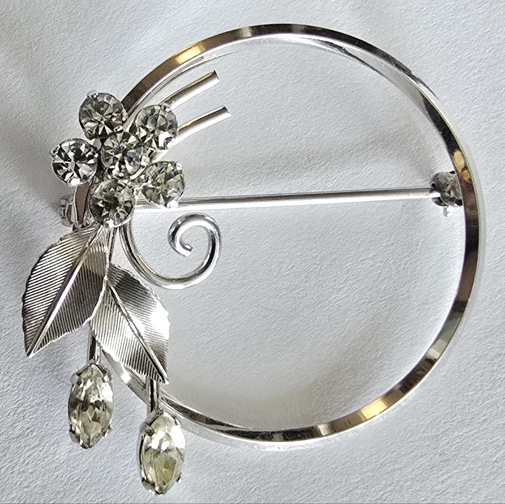 Vintage Krementz brooch circle leaves silver tone pin leaf nature classic